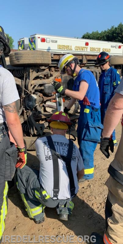 Statesville Fire Engine 3 participated in extrication training with Iredell Rescue on 5/25/19. All agencies are always welcome to join us for training!