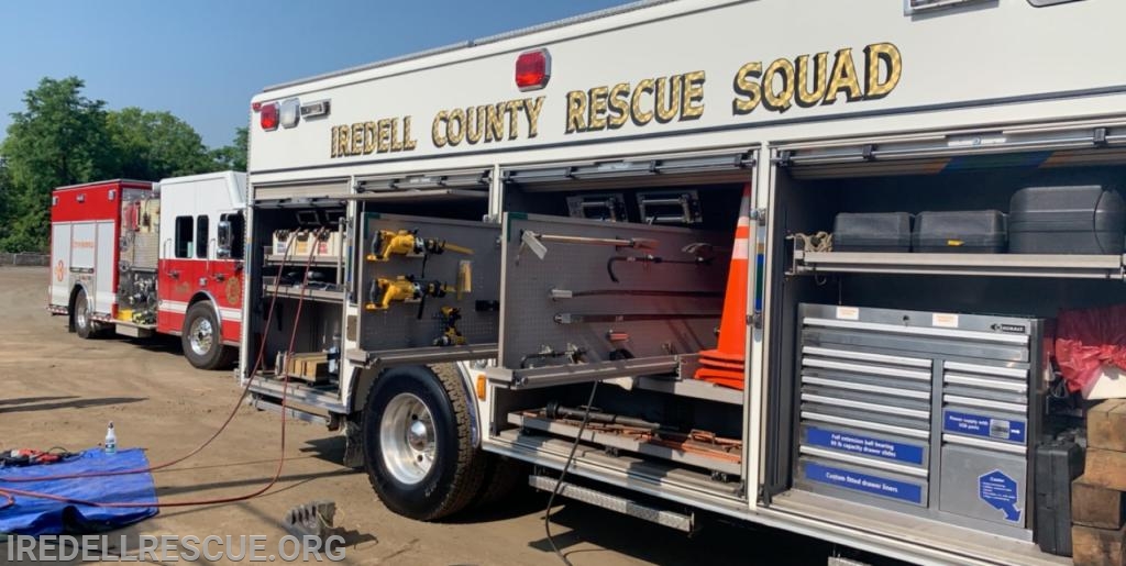Statesville Fire Engine 3 participated in extrication training with Iredell Rescue on 5/25/19. All agencies are always welcome to join us for training!