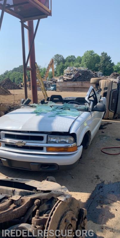 Statesville Fire Engine 3 participated in extrication training with Iredell Rescue on 5/25/19. All agencies are always welcome to join us for training!