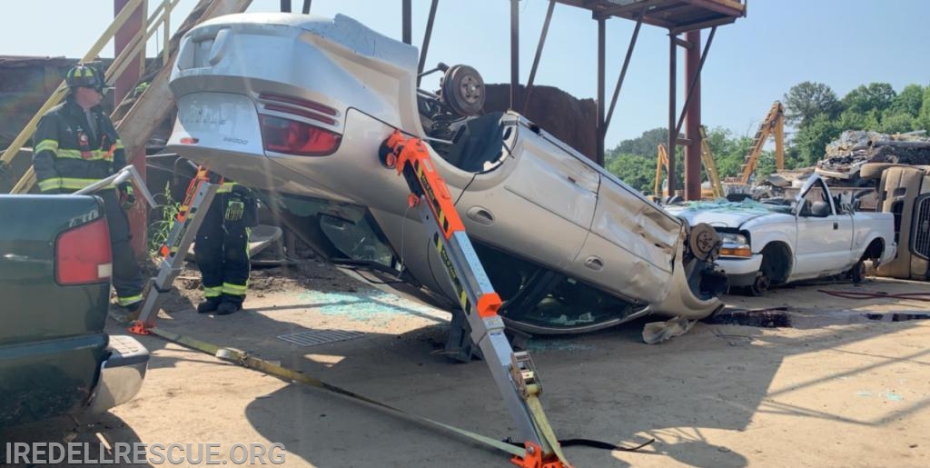 Statesville Fire Engine 3 participated in extrication training with Iredell Rescue on 5/25/19. All agencies are always welcome to join us for training!